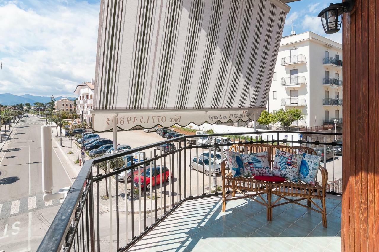 Casa Vacanza Flora Apartment Сперлонга Екстериор снимка